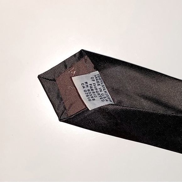 CALVIN KLEIN COLLECTION Men’s Necktie Brown Solid Design Imported 100% Silk. - Picture 3 of 4